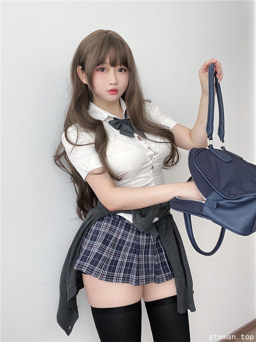 是依酱吖：从娃娃脸到“御姐杀”，可萌可甜的Coser！ - 蓝宅社-蓝宅社